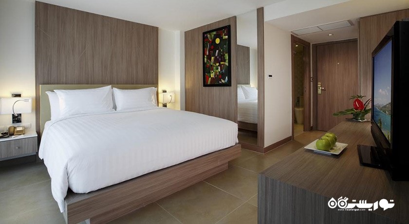 نمای تخت بزرگ سوئیت دوخوابه