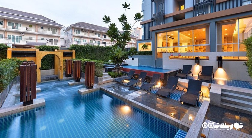 استخر روباز هتل گرس سرویسد سوئیتز