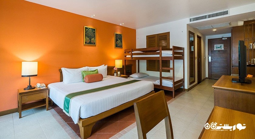 تخت بزرگ اتاق دلوکس فمیلی