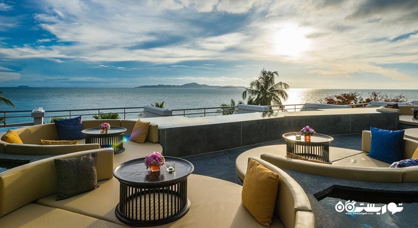 نمایی از بار و لابی سان ست تراس