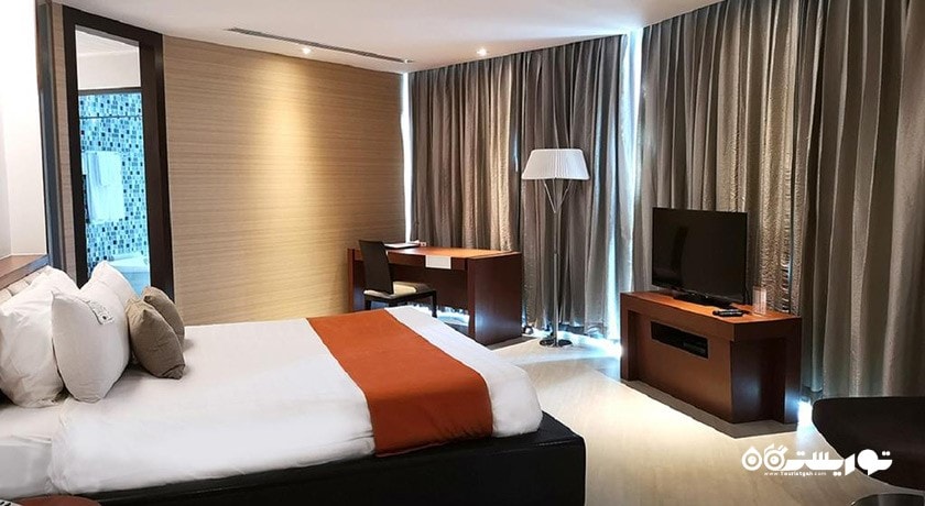 نمای تخت بزرگ سوئیت رویال