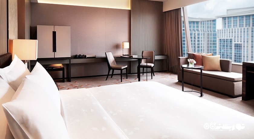 تخت بزرگ اتاق پرمیر کلاب