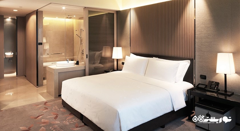 نمای تخت بزرگ اتاق کلاب