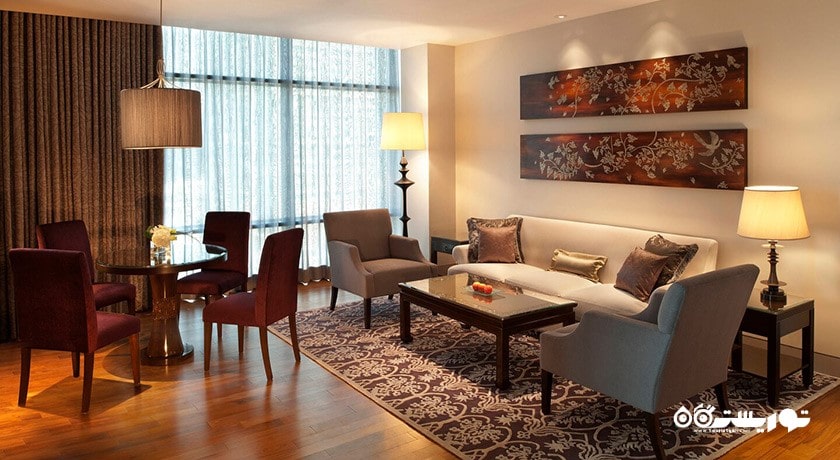 محوطه نشیمن سوئیت کرولاین استر