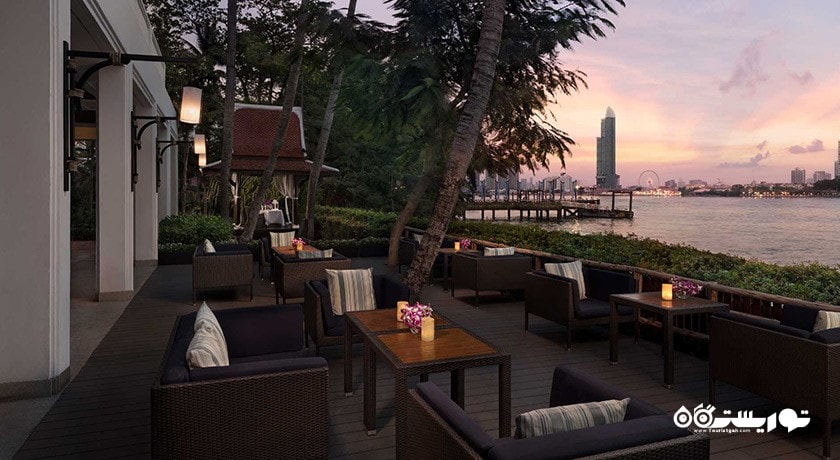 محوطه فضای باز رستوران تریدر ویکس