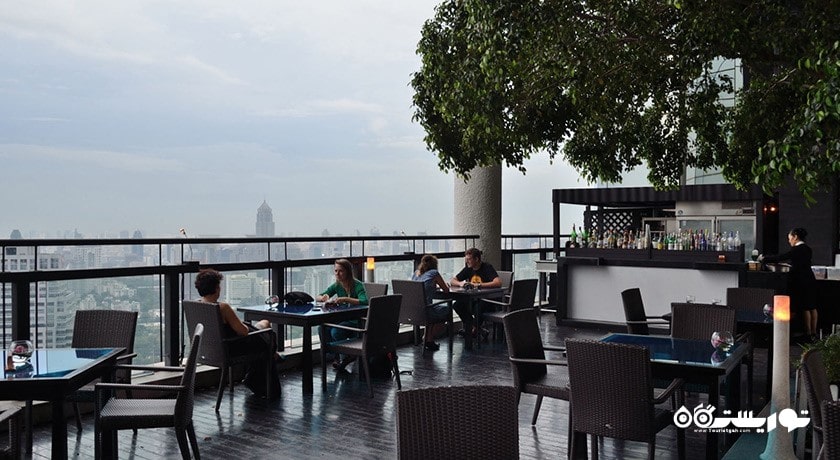 محوطه فضای باز لتیتود لانج اند بار