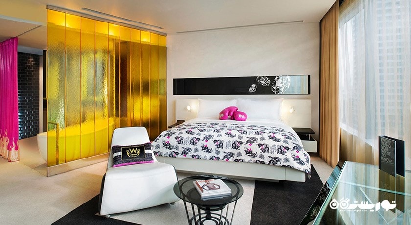 نمای تخت بزرگ اتاق اسپکتکیولار