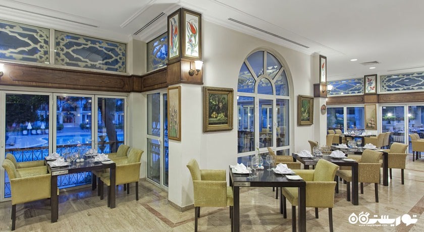 نمای از رستوران لا نظیر