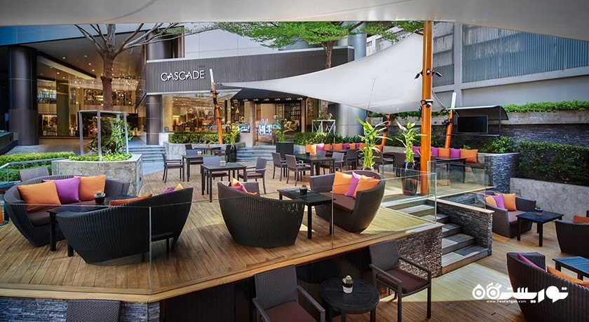 محوطه فضای باز کافه کسکید