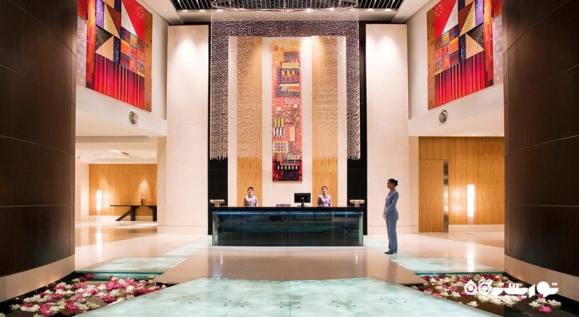 میز پذیرش هتل سنتارا گرند ات سنترال ورلد