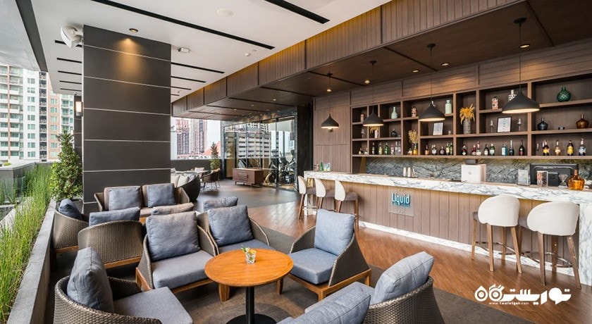 لیکوئید پول ساید هتل کامپس اسکای ویو