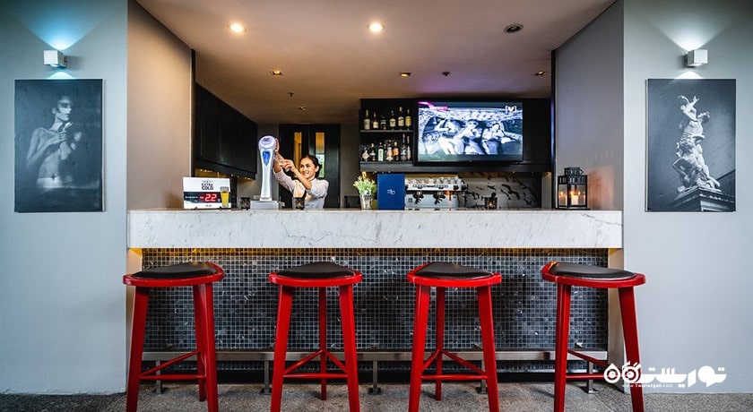 اوتو پول بار هتل اکیرا تونگلور بانکوک