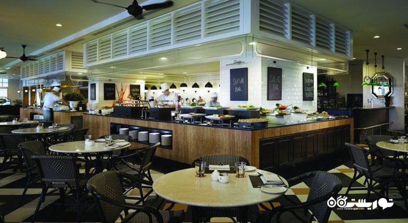 نمایی از رستوران بین المللی سارکیز