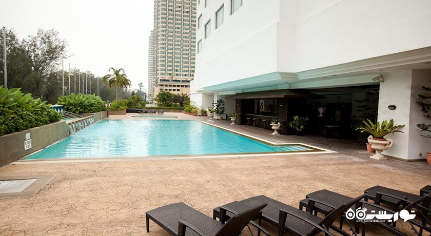 استخر روباز هتل اورگرین لورل پنانگ