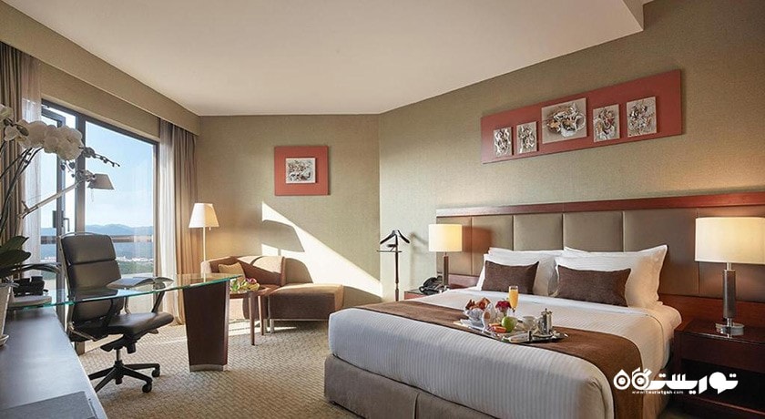 تخت بزرگ اتاق کلاب پرمیر دلوکس