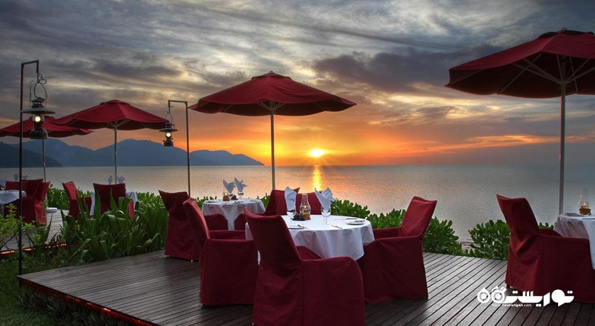 رستوران بین المللی آنکل زک بای د بیچ