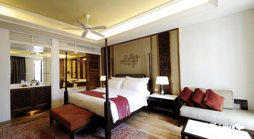 نمای تخت بزرگ اتاق مارینا