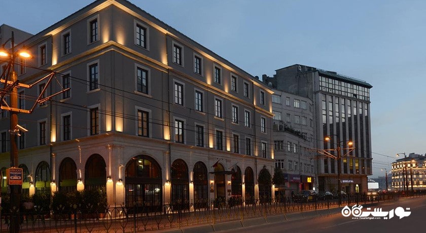 نمای شب هتل کاراکوی 10