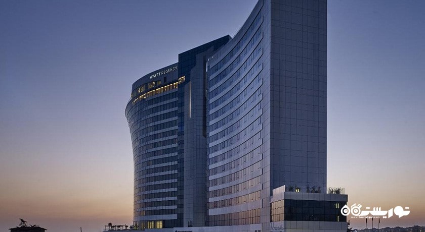 نمای شب هتل حیات ریجنسی استانبول آتاکوی