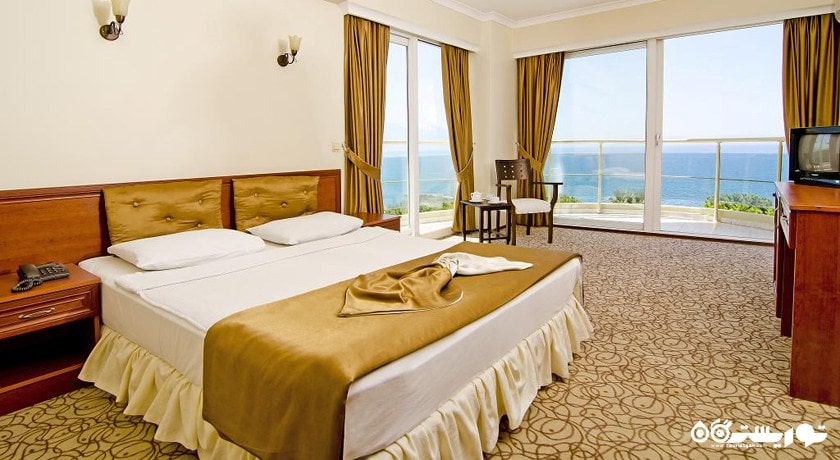 تخت بزرگ اتاق تریپل