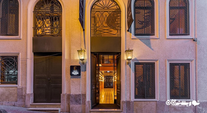 درب ورودی هتل روم میت امیر