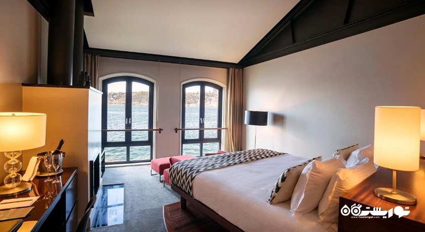 نمای تخت بزرگ اتاق دلوکس