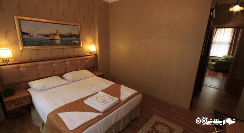 نمای تخت بزرگ اتاق فمیلی