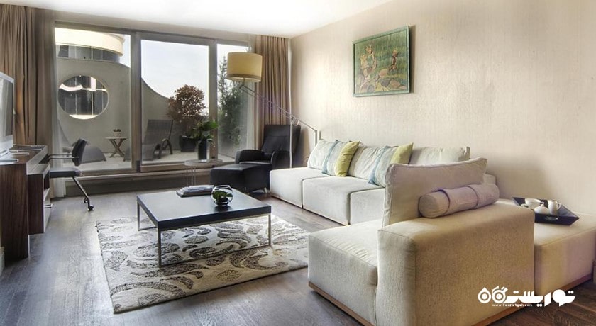 محوطه نشیمن سوئیت اگزکیوتیو