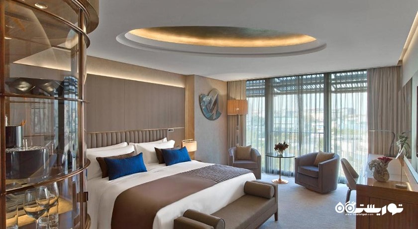 نمای تخت بزرگ اتاق دلوکس