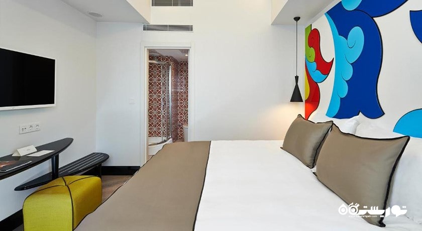 نمای تخت بزرگ اتاق دلوکس