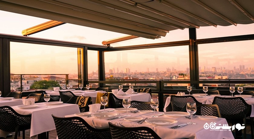 چشم انداز درالیه تراس رستورانت
