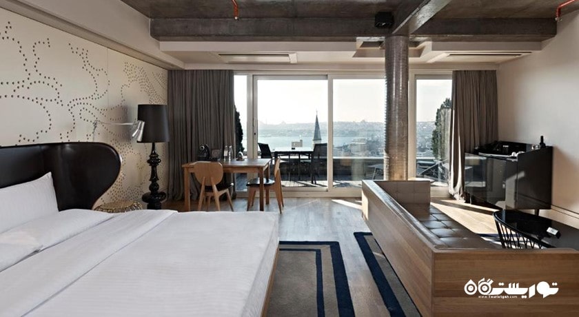 نمای تخت بزرگ اتاق سوپریور