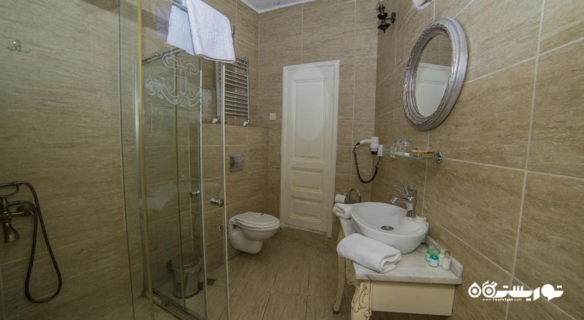 حمام و سرویس بهداشتی اتاق ها