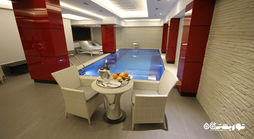 استخر سرپوشیده هتل گراند واشینگتن