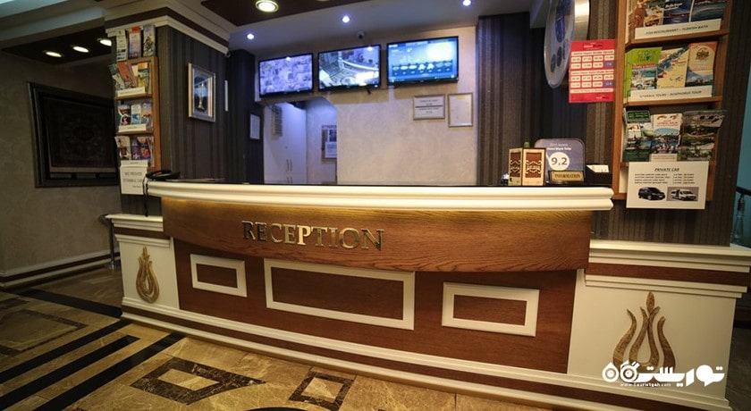 میز پذیرش هتل بلک تولیپ