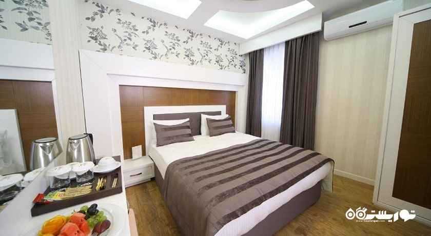 نمای تخت بزرگ اتاق دلوکس