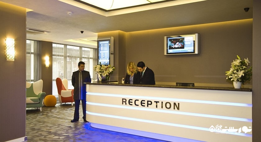 میز پذیرش هتل این پرا