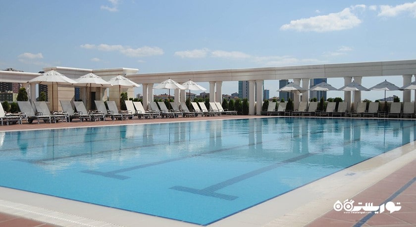 استخر روباز هتل استانبول ماریوت