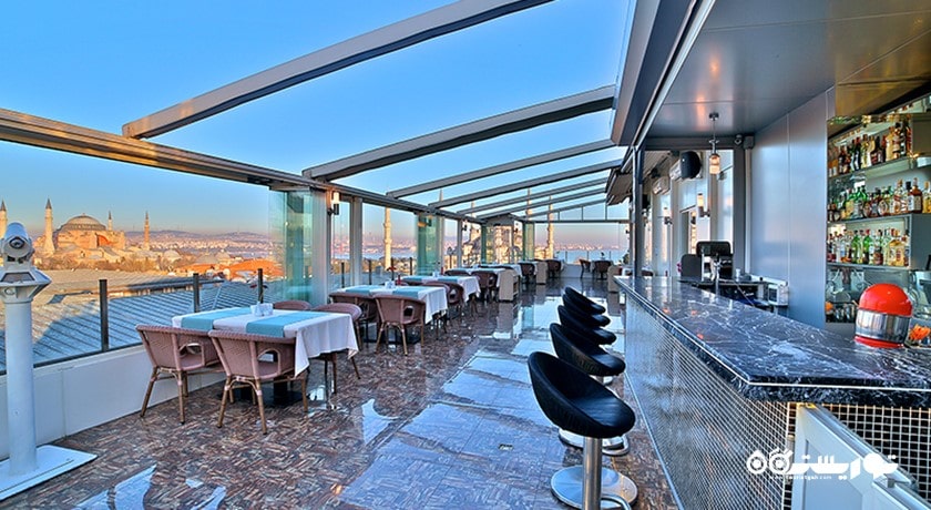 محوطه فضای باز رستوران دی ایستانبول