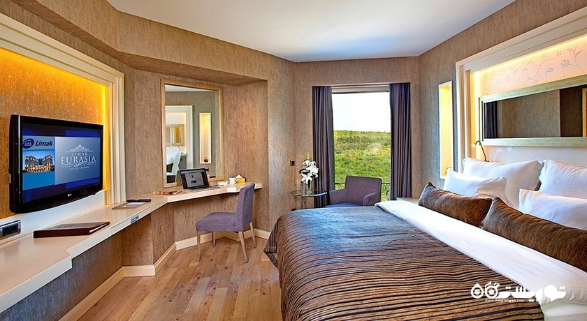 نمای تخت بزرگ اتاق دلوکس