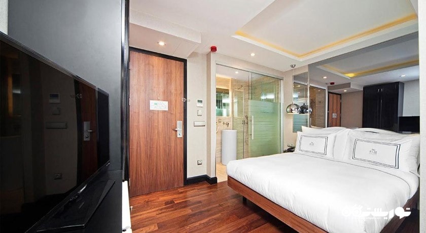 نمای تخت بزرگ اتاق فمیلی