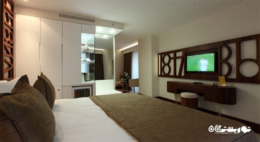 نمای تخت بزرگ اتاق کرنر