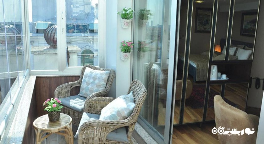 محوطه نشیمن بالکن سوئیت جونیور