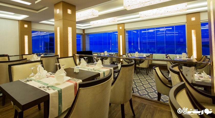 رستوران ایتالیایی لارومنتیکا