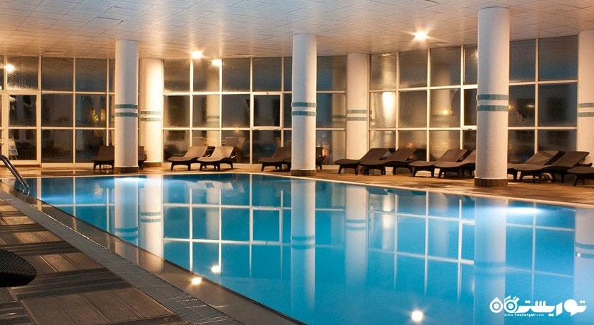 نمای استخر سرپوشیده هتل