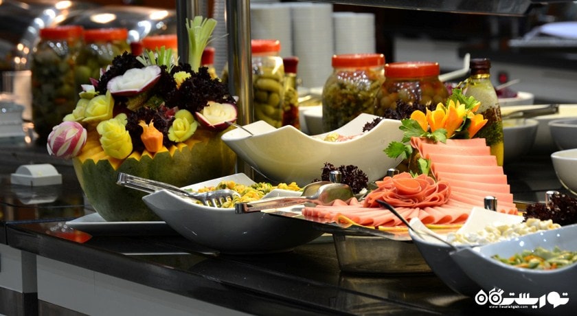 بوفه سلف سرویس سالاد