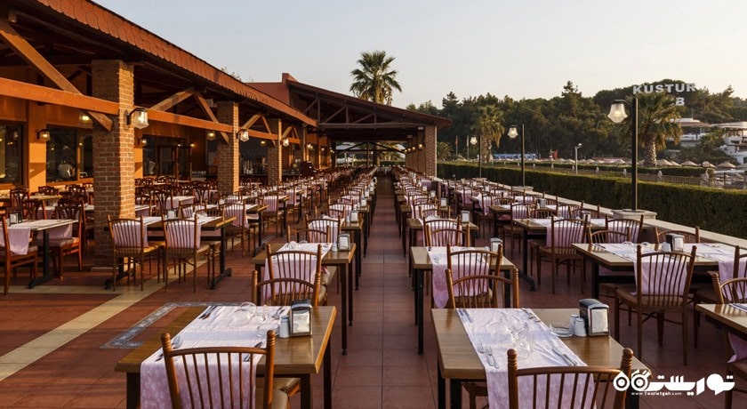 نمای رستوران اصلی افس در فضای باز