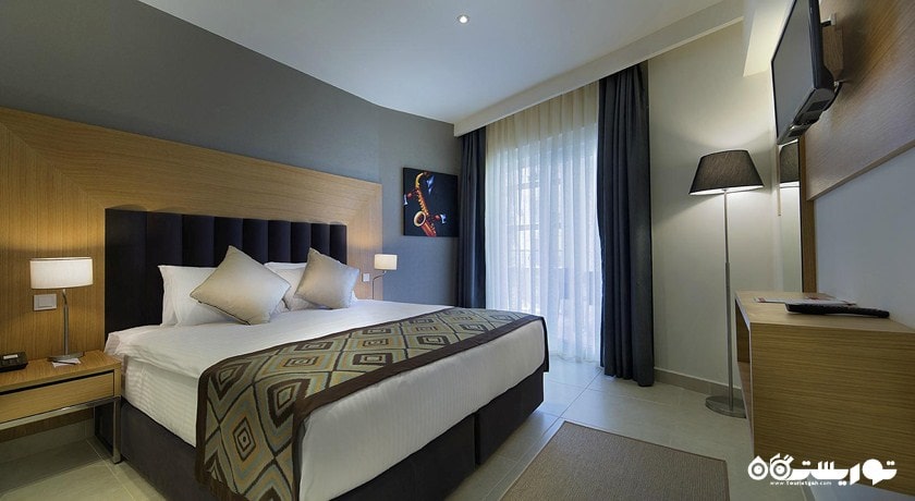 تخت بزرگ اتاق سوپریور