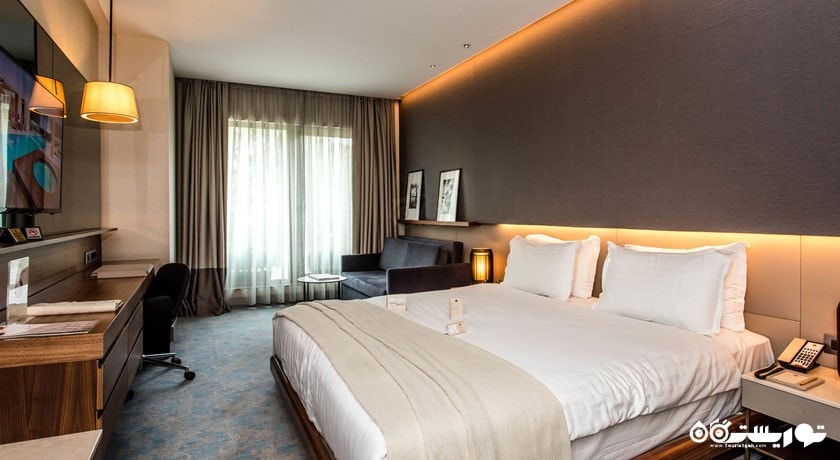 تخت بزرگ اتاق استاندارد