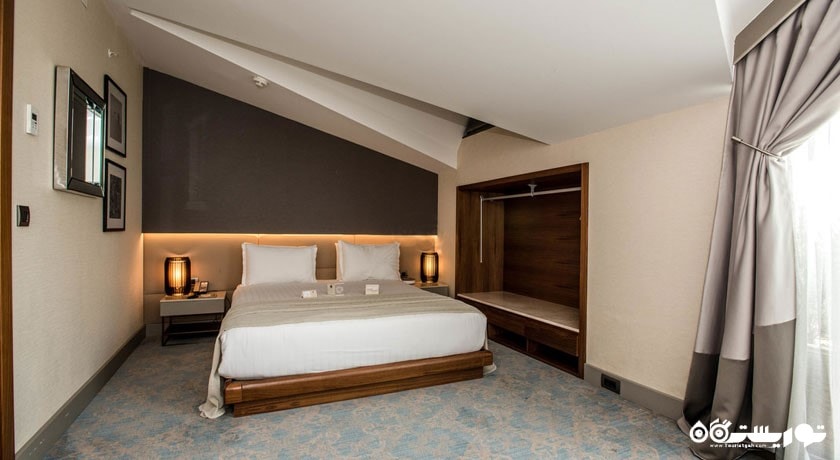 تخت بزرگ اتاق سوپریور